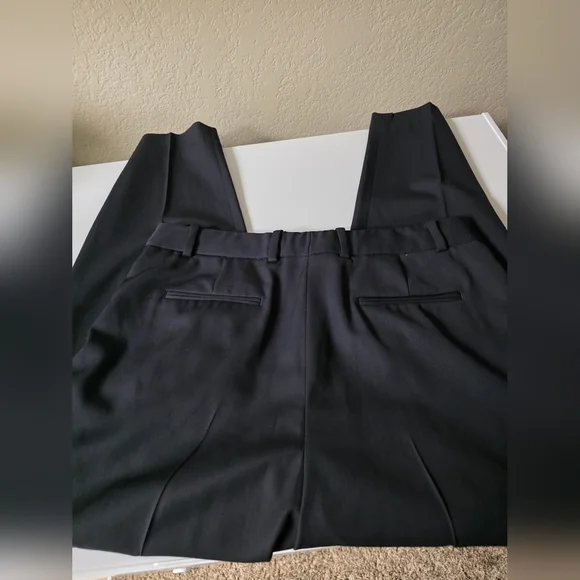 🖤 Everlane Cropped Straight-Leg Work Pants • Size 4 • Good Condition - Picture 5 of 5